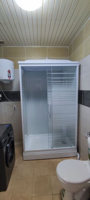 Сборка душевых кабин