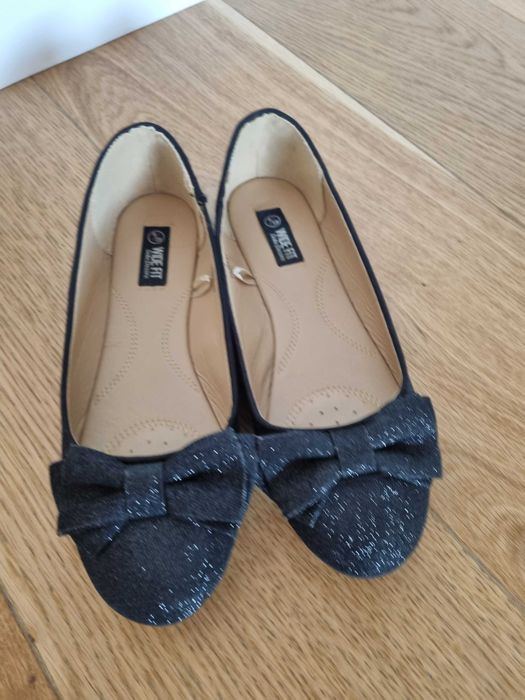 Balerini negri cu sclipici