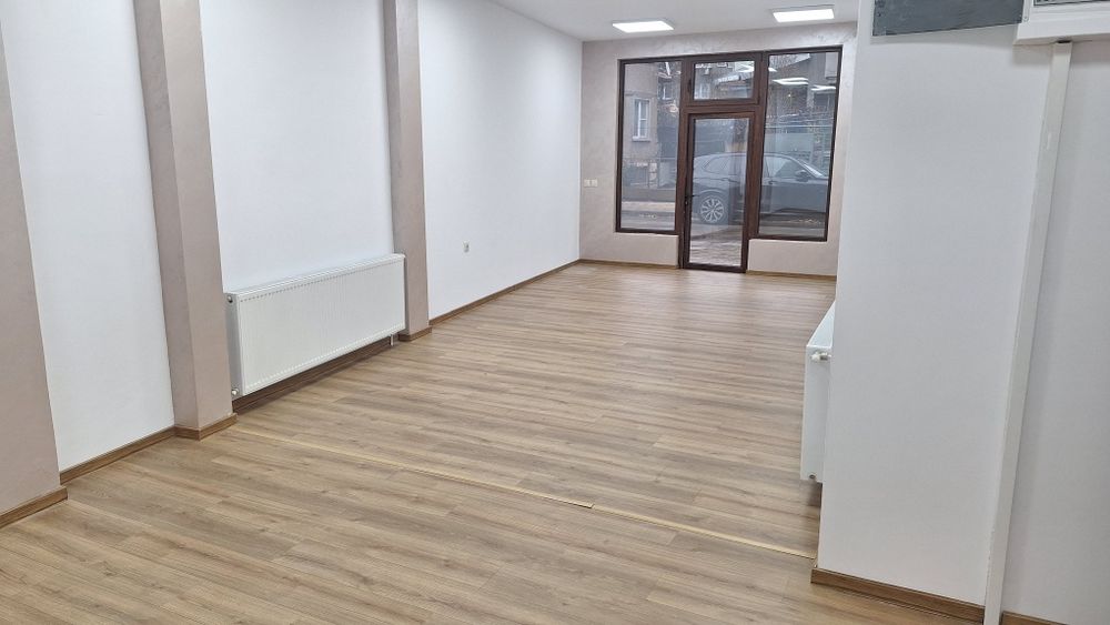 Дава се под наем Магазин в Русе, Център - 55 кв.м за 612 € - Снимка #2