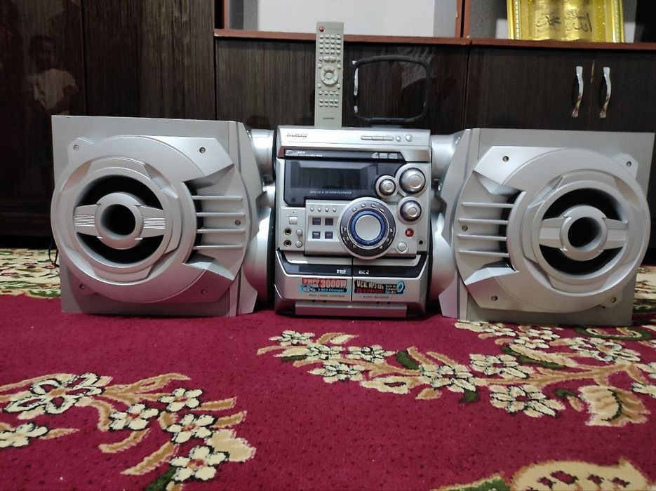 Muzikalni sentir Samsung 3000w sotiladi