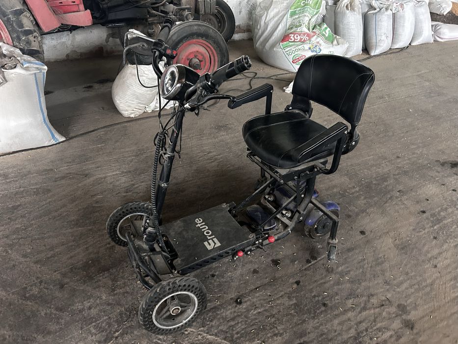 Scooter / Cărucior electric pliabil eRoute – Bătrâni / Dizabilități (Folosit de 4 ori)