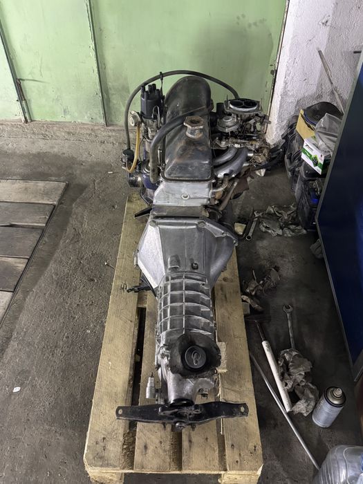 Двигатель с коробкой 2106