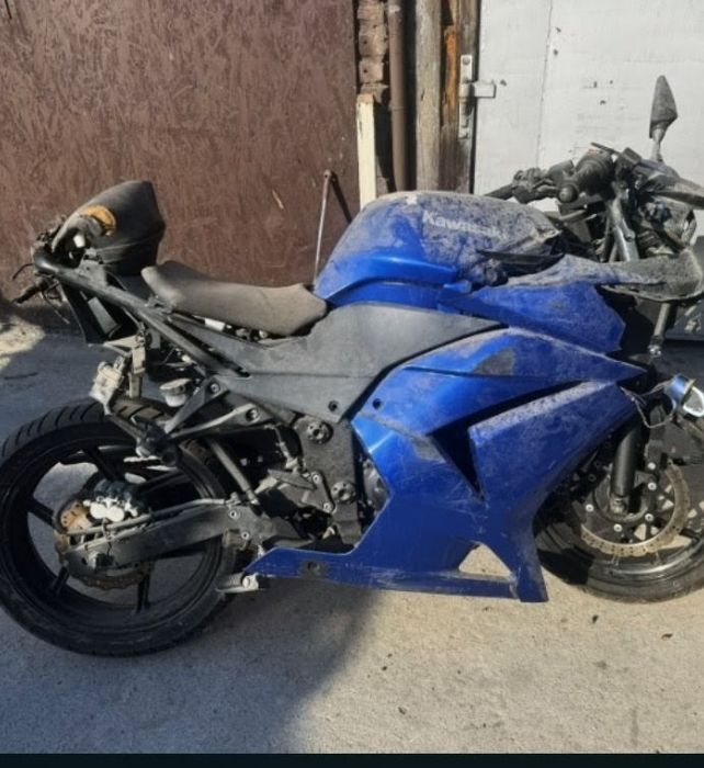 Кавазаки/Kawasaki  Zx6r, Ninja 636,Zx9R,Zxr250)-на части