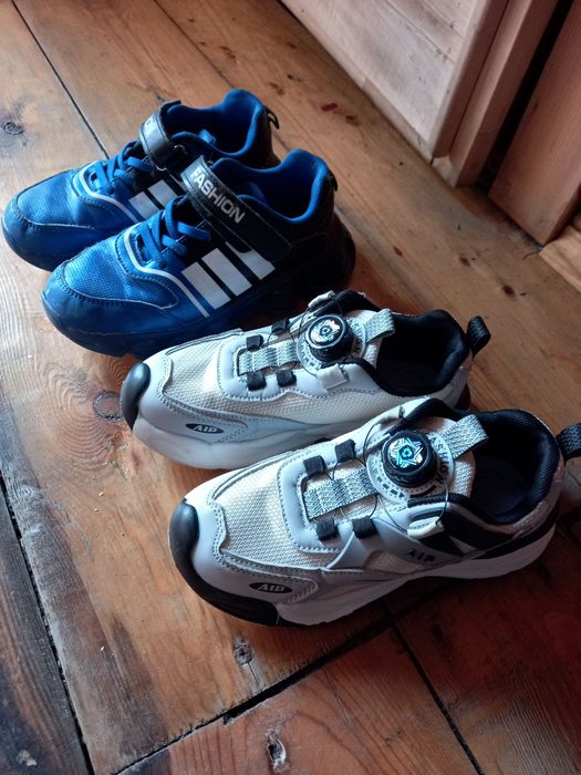 Продам детскую обувь