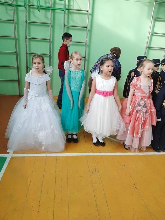 Шикарное бальное платье