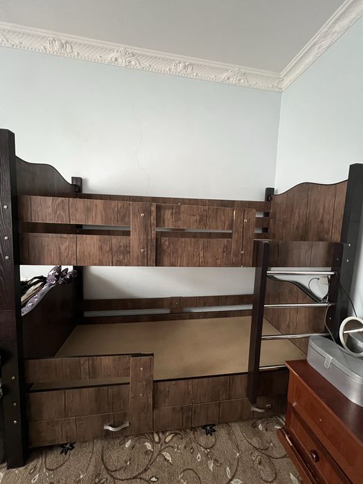 Kravat 2 etajli sotiladi xolati yaxshi