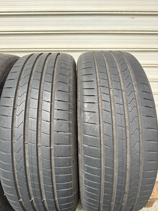 Автомобилни гуми 215 55 17 Hankook