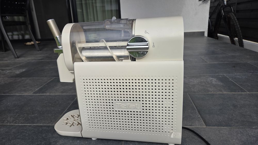 Vand aparat de facut inghetata Tefal Freezi