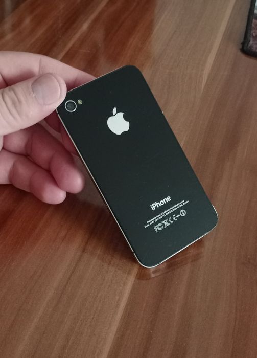 iPhone 4s продам
