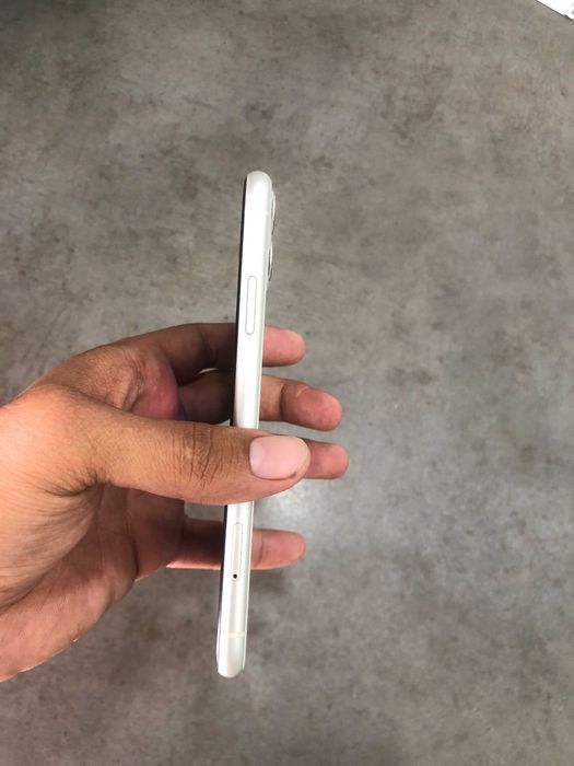 iPhone 11 srochna sotiladi 128 tali