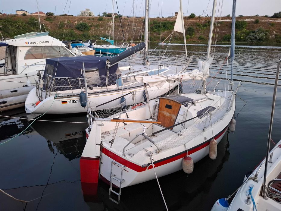 Velier ETAP 22i nescufundabil,gata navigat,motor 6cp-4tp, incl peridoc