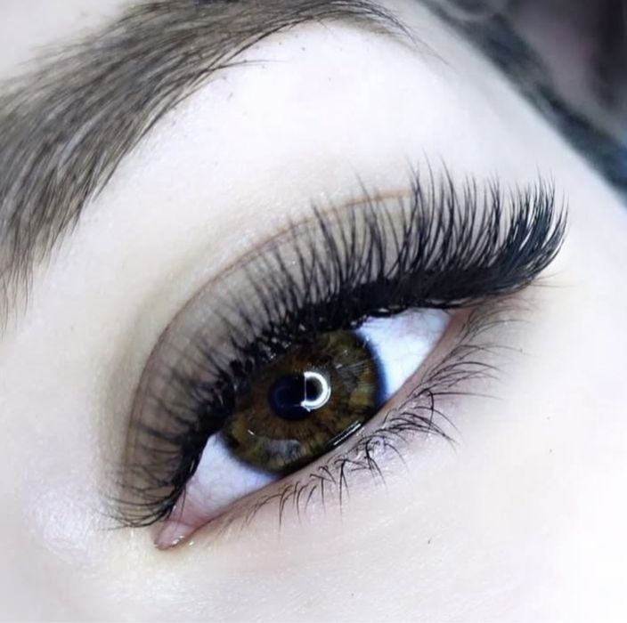 Наращивание ресниц 7000тг любой обьем