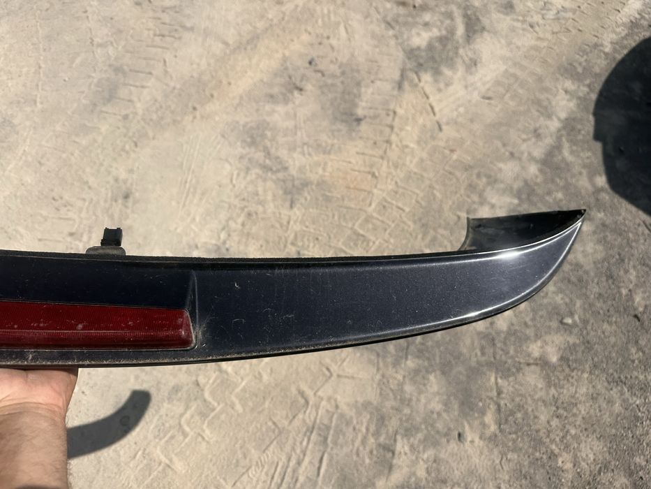 Спойлер на багажника от фв голф 5 гти / vw golf 5 gti