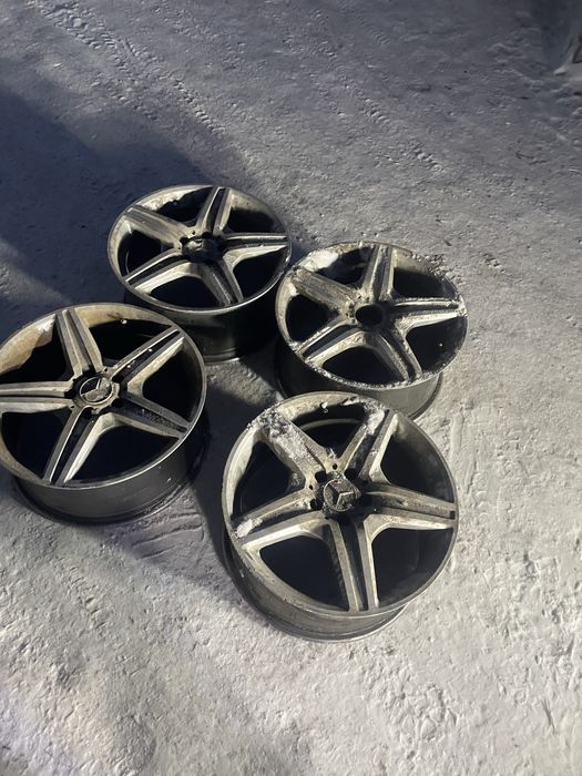 Продам оригинальные диски r18 мерседес