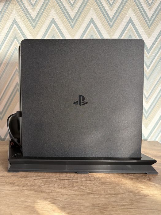 Plastation slim PS4