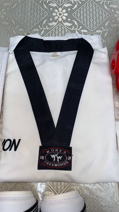 Taekwondo to‘liq komplekt (Kwon) deyarli yangi holat