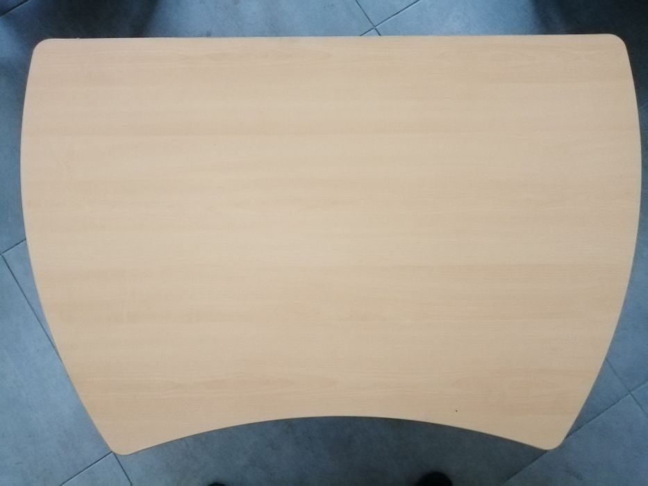 Офис оборудване - маси, столове.,бюра