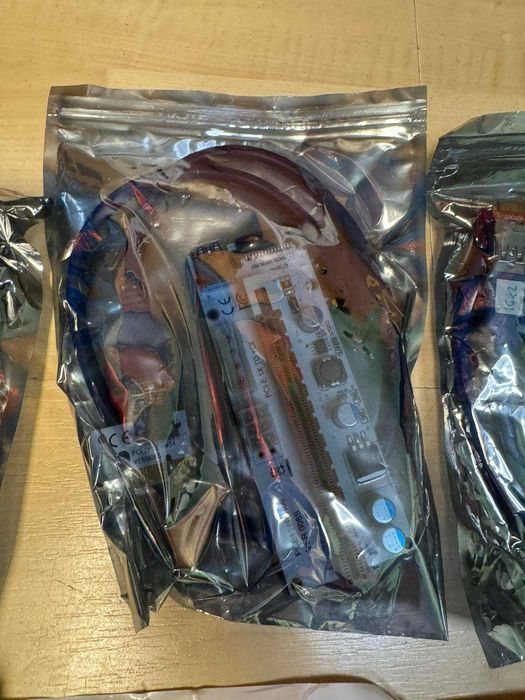 Части от копачка – riser-и, кабели, вентилатори (повечето нови)