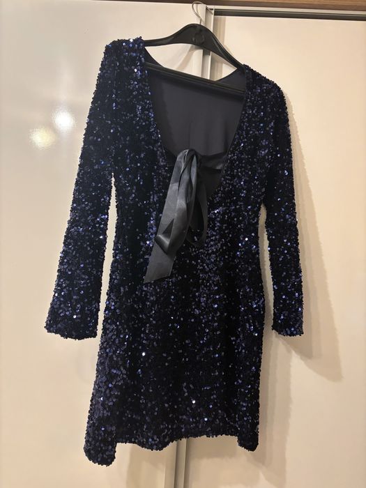 Официална рокля на паети обличана веднъж.