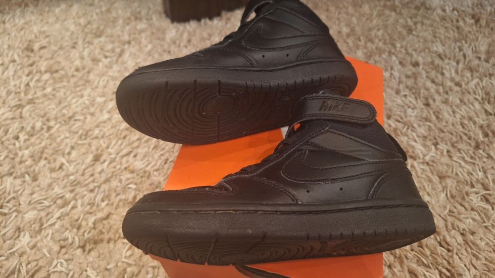 Детски кецове Nike Court Borough
Nike Court Bo
