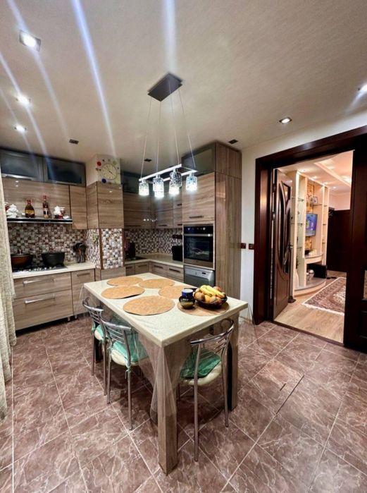 Юнусабад 13. 4/1/4. Ахмаданиш