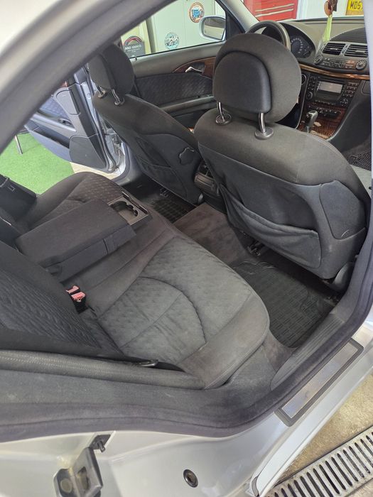 Proprietar vand Mercedes E220 diesel automat