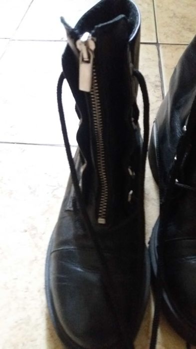 Cizme negre din piele