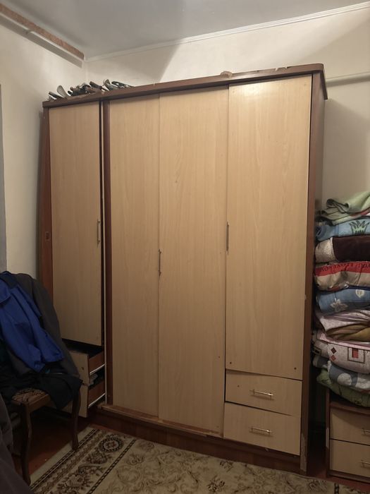 Продам шкаф дляспальни