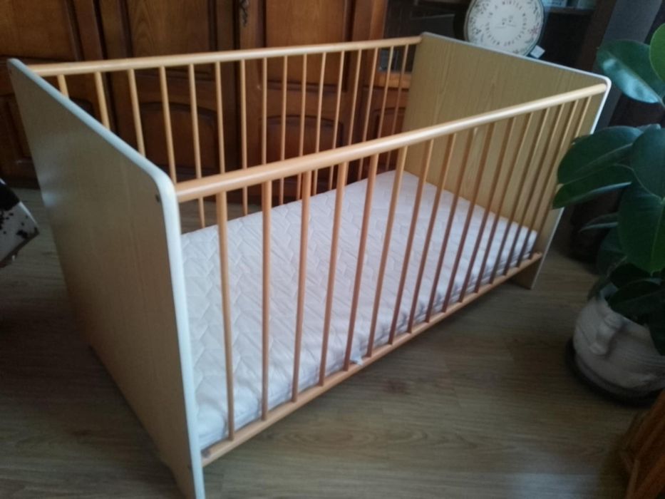 Pătuț în stare foarte bună