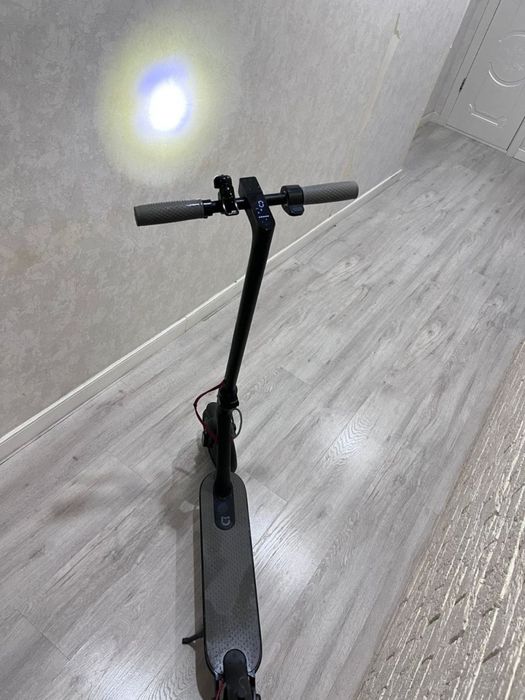 Электросамокат.