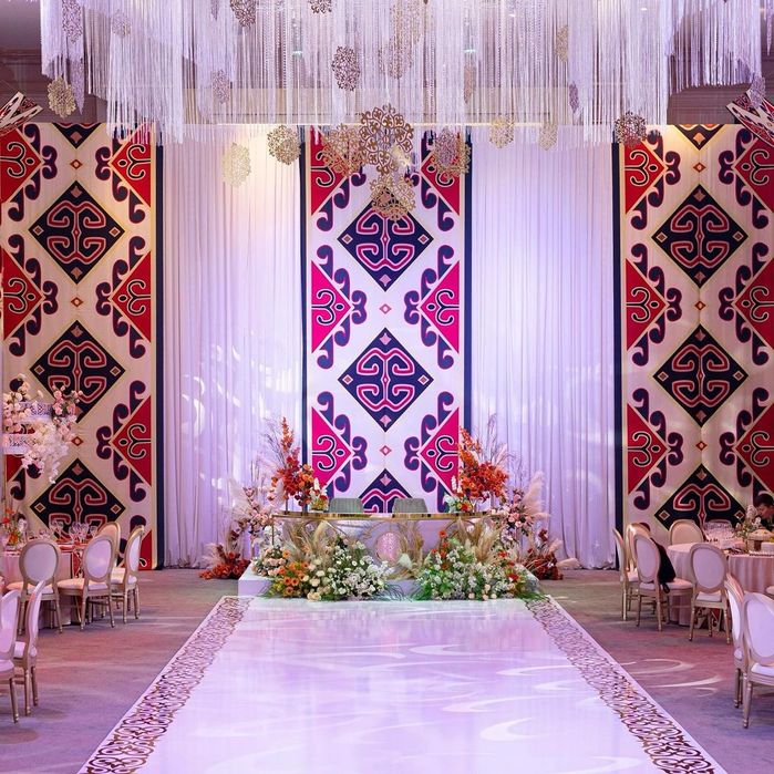 Юрта,  оформление в национальном стиле