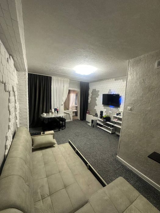 Юнусабад-8 Сезам, Биллур 1>2/8/12