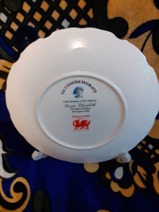 Farfurie comemorativa Queen Elisabeth - 100 ani