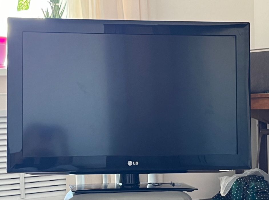 Телевизор LG, б/у