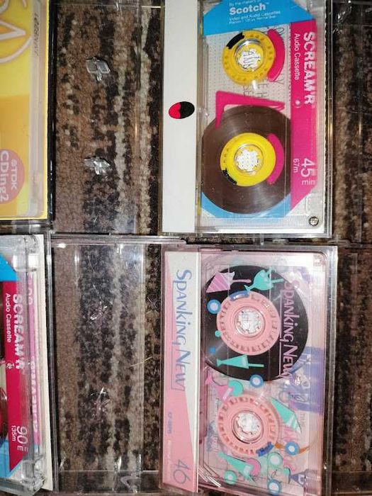 Vand casete audio ,editii speciale asiatice