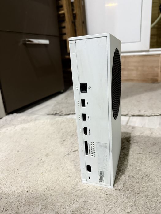 Xbox series s чисто нов!