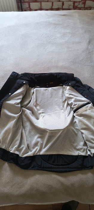Vând costum moto