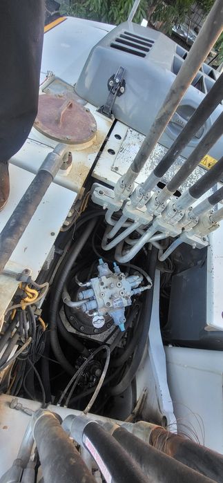 Vând excavator Liebherr 916 în perfecta stare de functionare