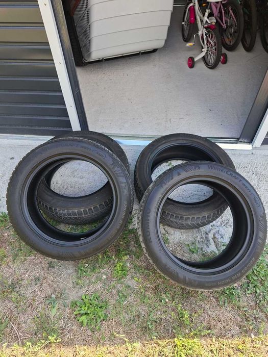 Продавам гуми 225/55/18 DOT 23