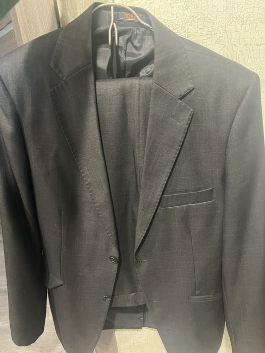 Продам костюм