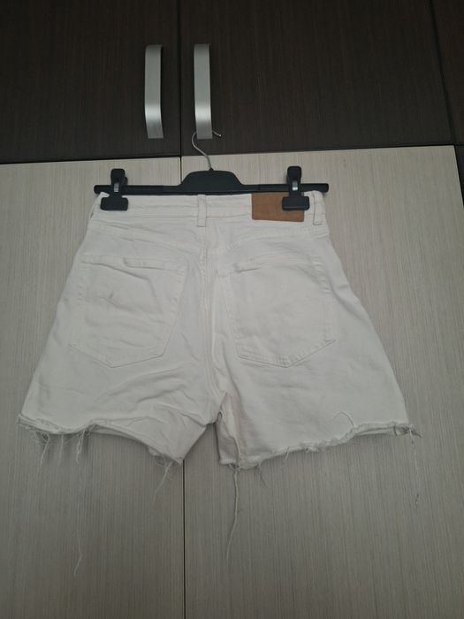 Pantaloni scurți albi H&M