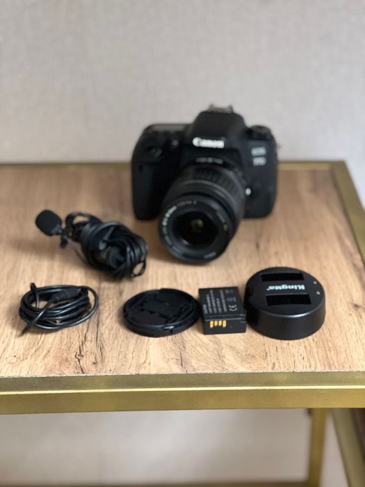 Продаю Canon EOS 77D