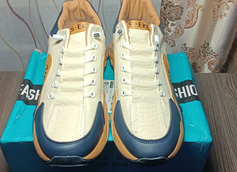 Кроссовки мужские (новые)