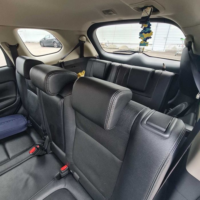 Vand MitshubishiOutlander 2015 Instyle+,fulloptions,subwoofer,7 locuri