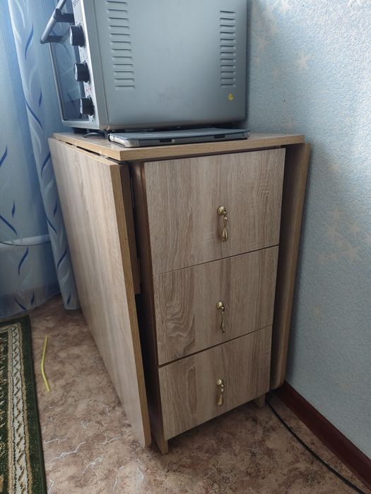 Продам стол тумбу в отличном состоянии