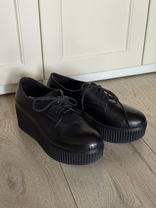 Кожаные ботинки на платформе