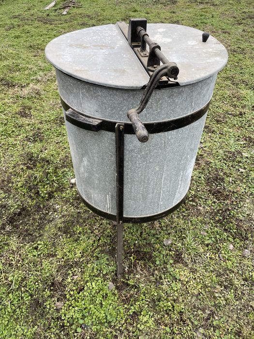 Поцинкована центрофуга за мед 4 рамкова