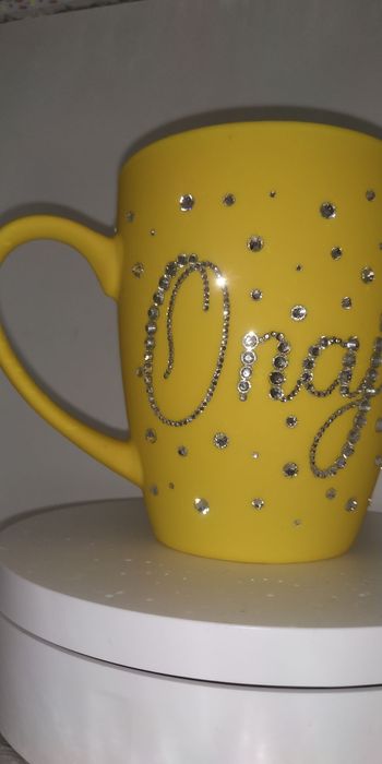 Кружка с надписью стразами "Onajon"