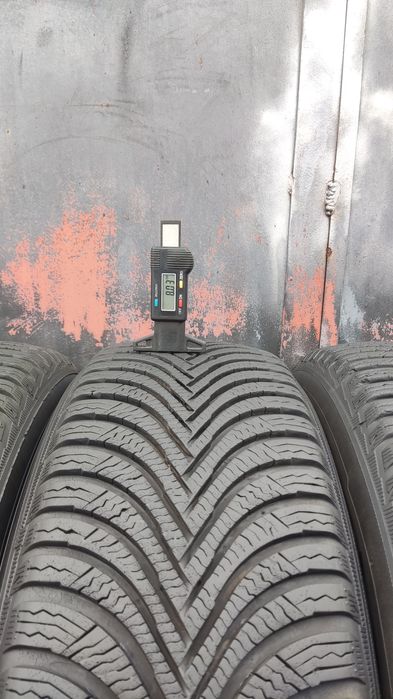 4бр. зимни гуми 195/55/16 Michelin Alpine 5
dot21
8mm
Добро състояние