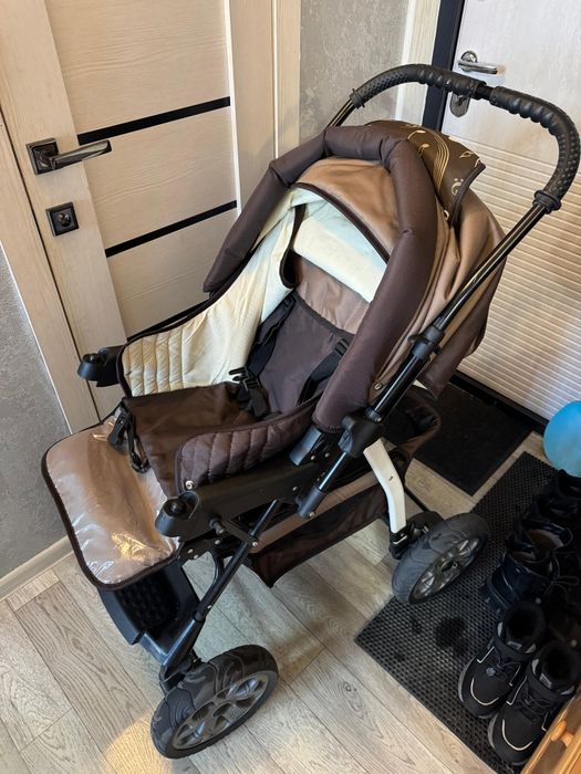 Продам Коляску. Зима-Лето. 15к.